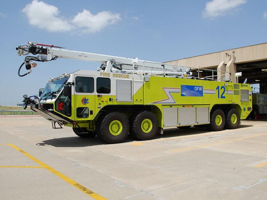  Oshkosh Striker 4500 ARFF 2010 года  (фото 2 из 14)